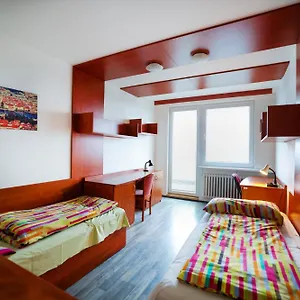 Eislerova Kolej Jarov Hostel Prag